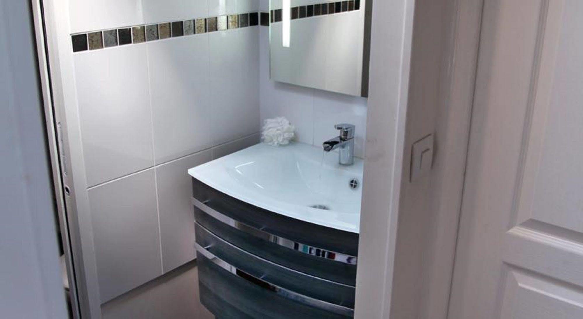 Hotel Briand Devient Hotel Ipl Levallois-Perret Eksteriør billede